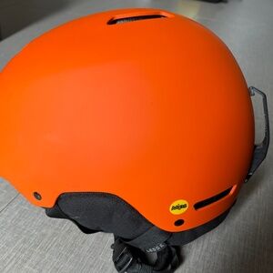 SNOWBOARD / SKI HELMET INSULATED
